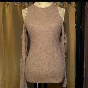 Mauve sweater with tie sleeves by Heart & Hips